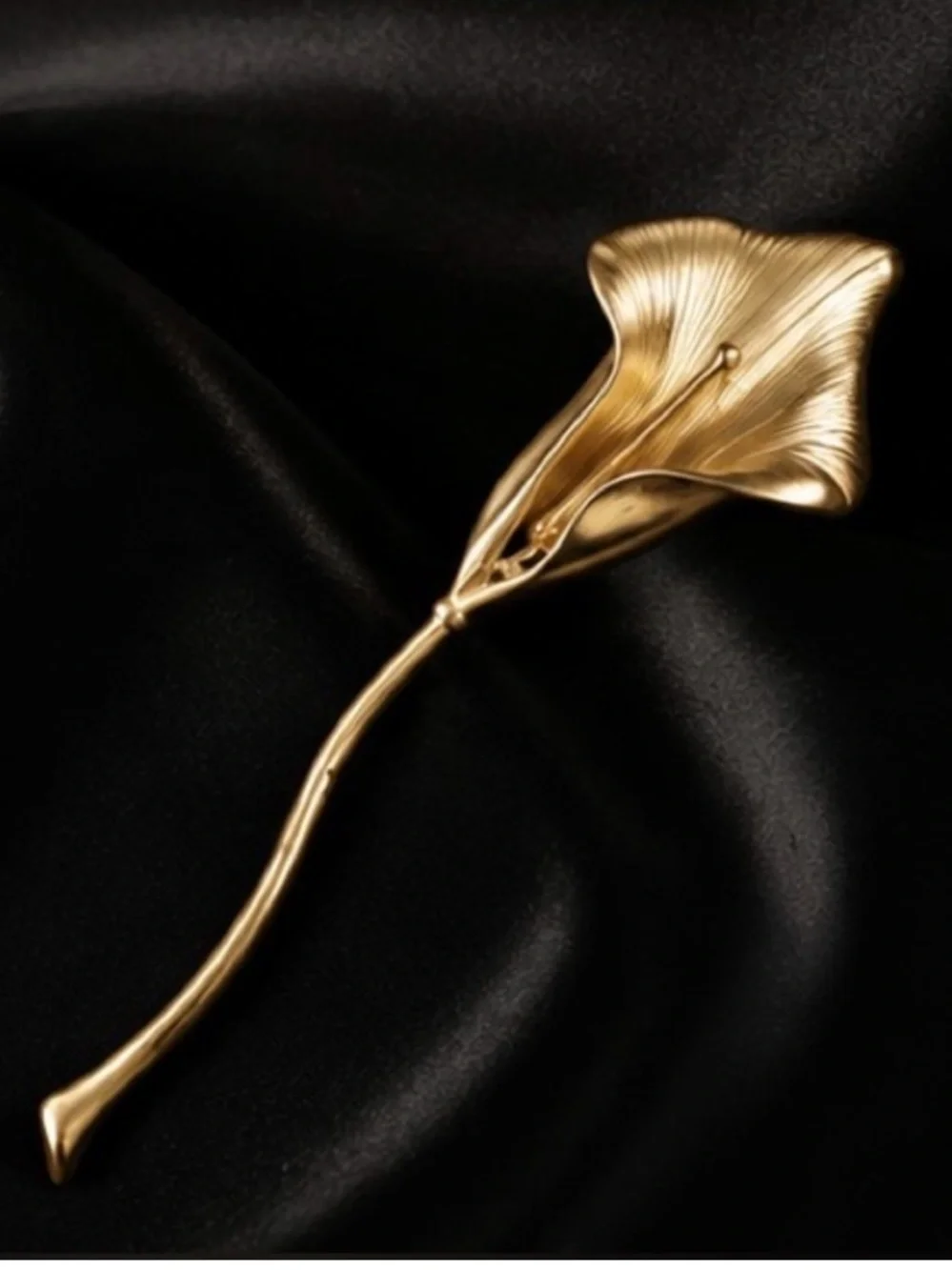 Luxe Gold Calla Lily Floral Brooch